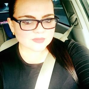 Meet your Posher, Cinthia